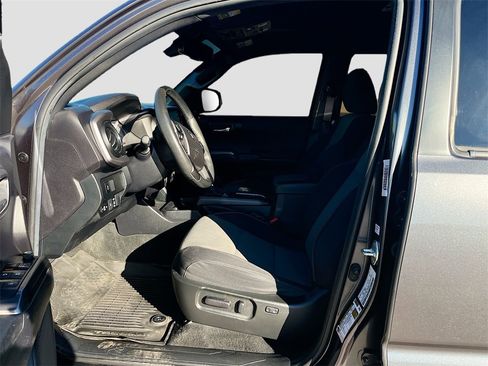 Used 2021 Toyota Tacoma TRD Off-Road image 20