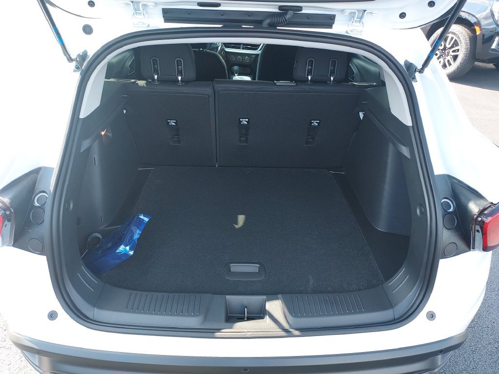 New 2026 Chevrolet Trax LS w/ LS Convenience Package FWD image 9