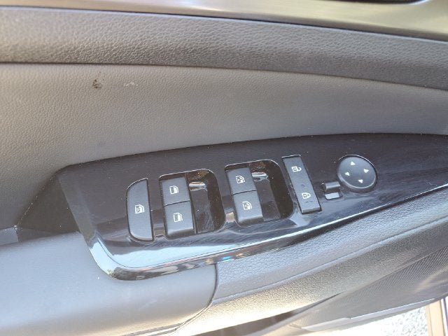 Used 2025 Kia Sportage EX FWD image 23