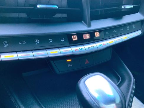 Used 2021 Cadillac CT4 Premium Luxury image 27