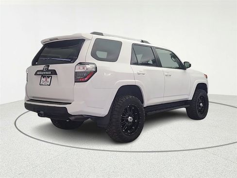 Used 2014 Toyota 4Runner Limited image 7