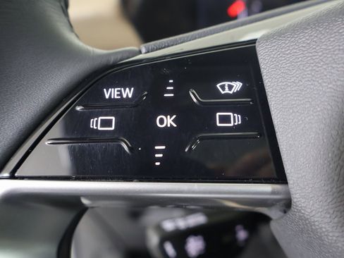 Used 2025 Audi Q6 e-tron Premium Plus image 29