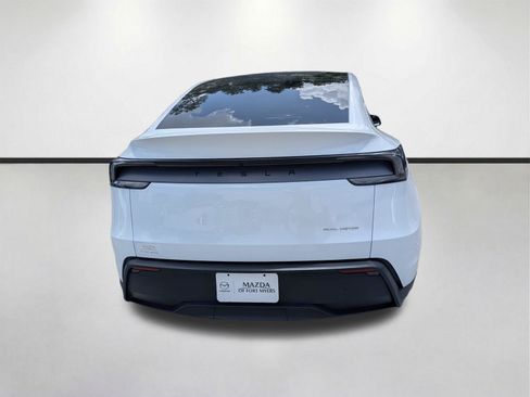 Used 2026 Tesla Model Y AWD image 5