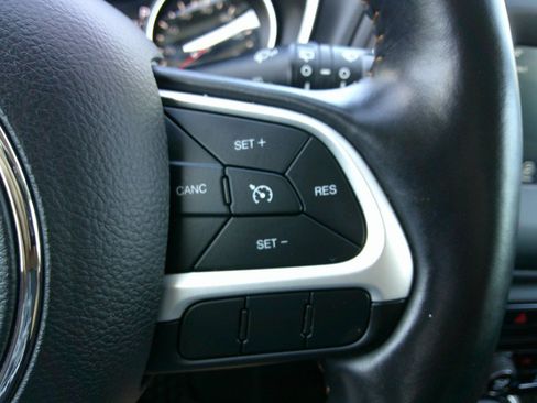 Used 2019 Jeep Compass Latitude w/ Popular Equipment Group AWD/4WD image 84