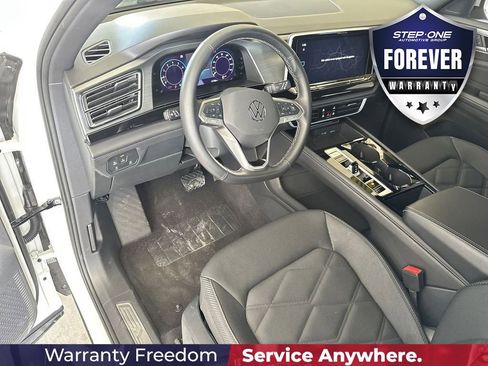 Used 2025 Volkswagen Atlas Cross Sport SE FWD image 13