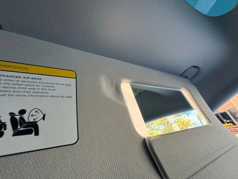Used 2022 Tesla Model Y Performance AWD/4WD image 36