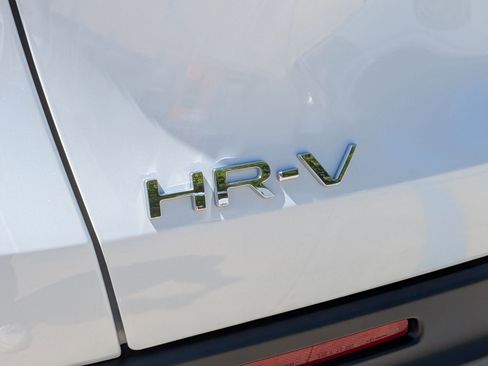 Used 2023 Honda HR-V LX image 25