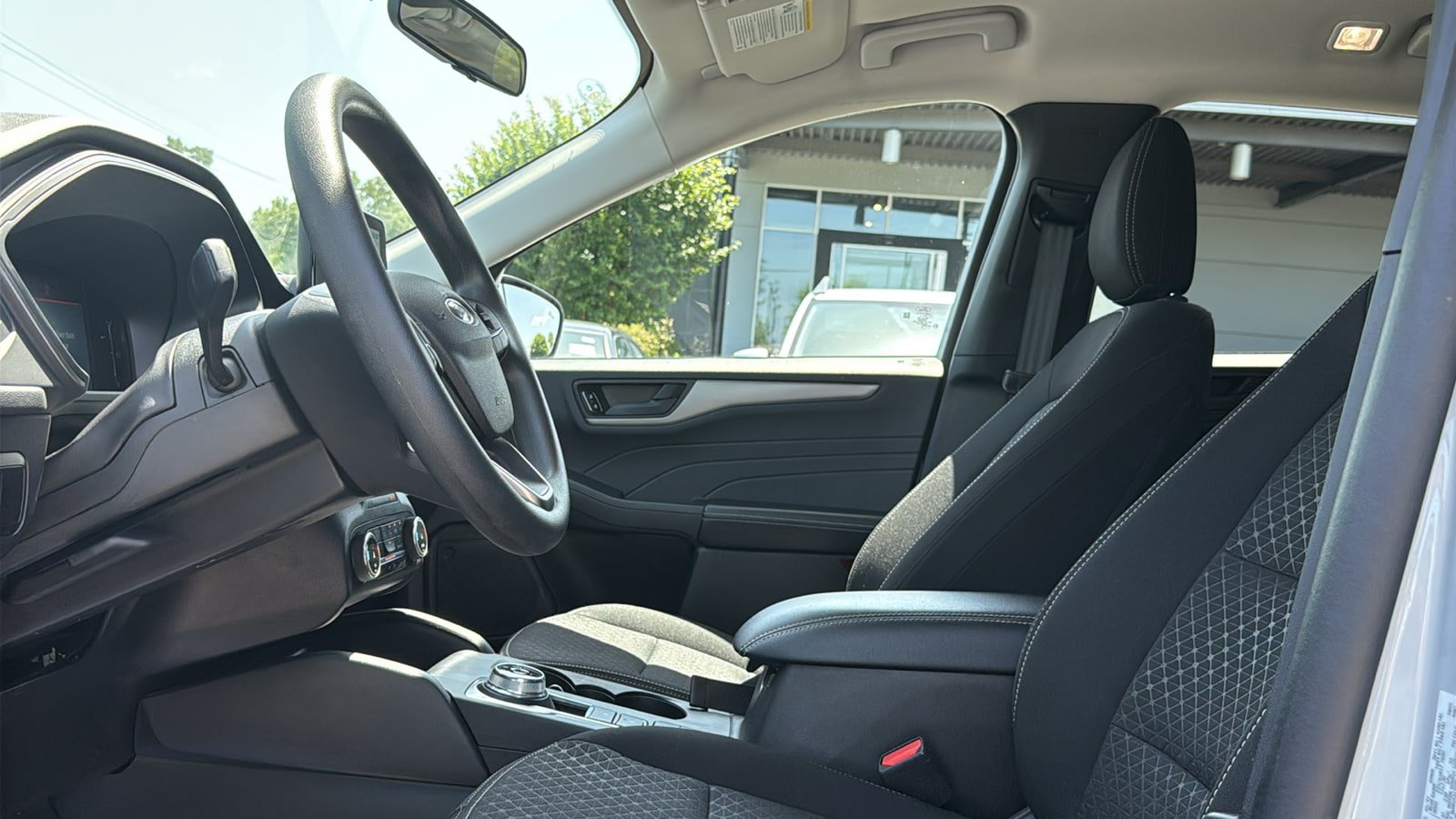 Used 2025 Ford Escape Active AWD/4WD image 10