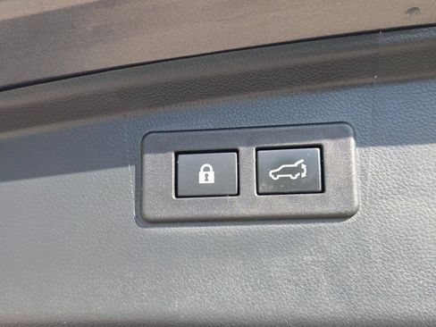 Used 2021 Subaru Outback Touring XT AWD/4WD image 17