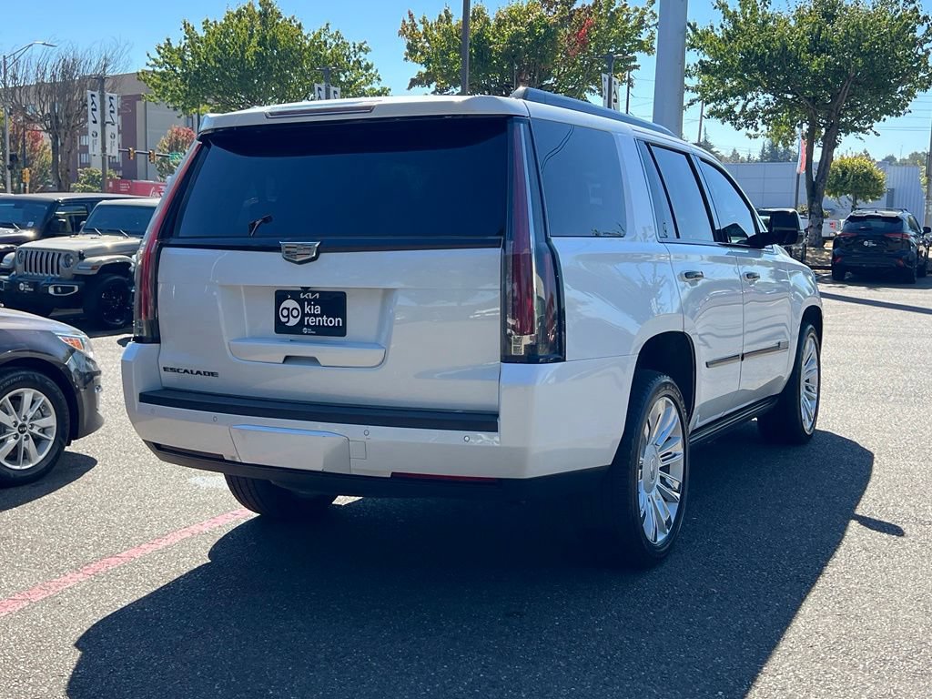 Used 2016 Cadillac Escalade Platinum AWD/4WD image 9