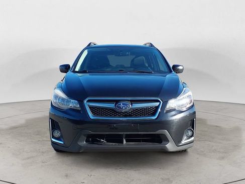 Used 2017 Subaru Crosstrek 2.0i Premium w/ Moonroof Package AWD/4WD image 2