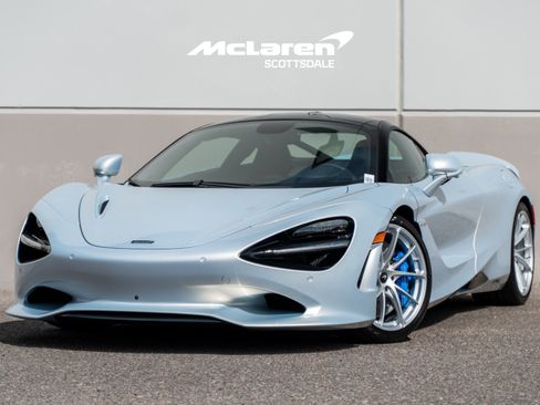 New 2026 McLaren 750S image 2