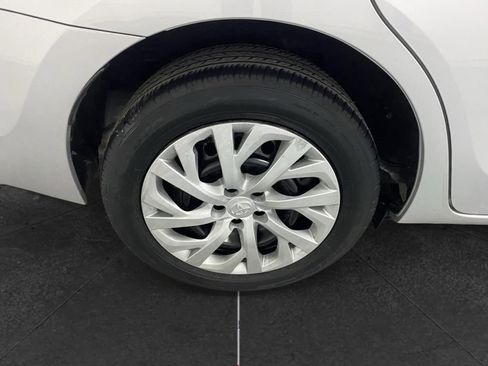 Used 2018 Toyota Corolla LE image 11