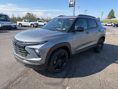 New 2026 Chevrolet TrailBlazer LT w/ Convenience Package AWD/4WD image 3