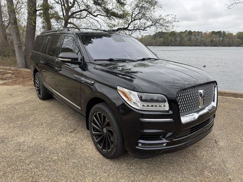 Used 2019 Lincoln Navigator L Black Label w/ Cargo Package image 2