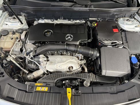 Used 2022 Mercedes-Benz GLB 250 image 10