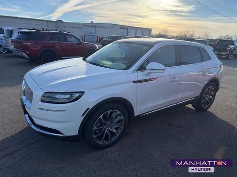 Used 2022 Lincoln Nautilus Reserve image 1