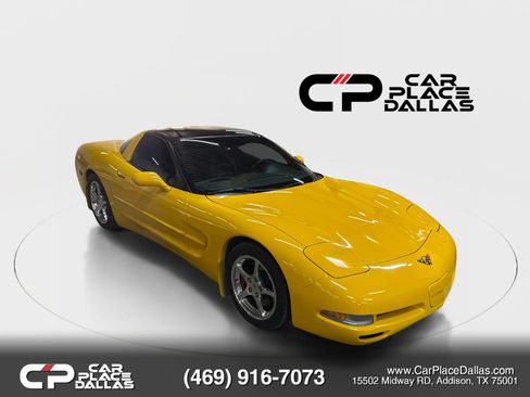 Used 2000 Chevrolet Corvette Coupe w/ Roof Pkg RWD image 10