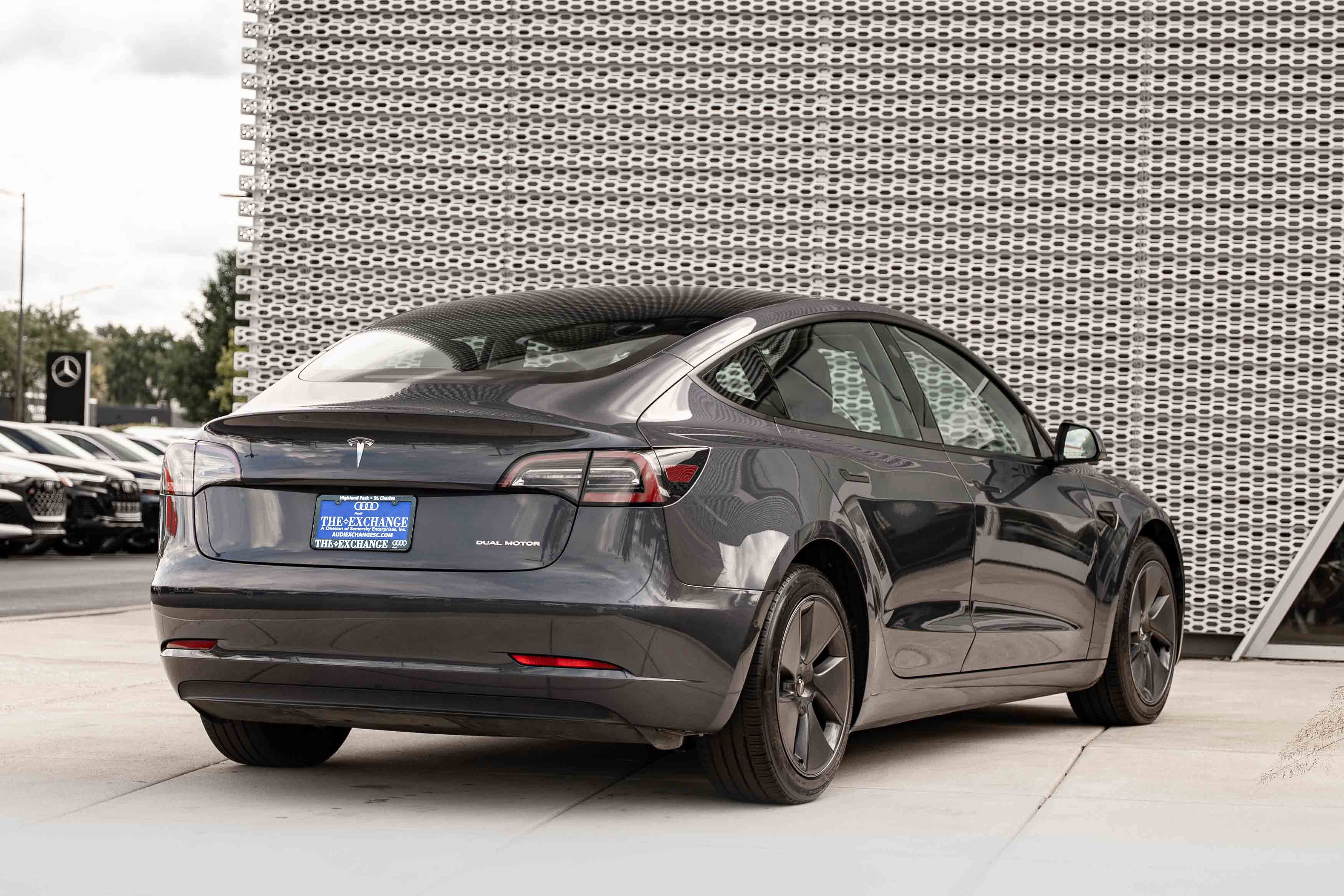Used 2022 Tesla Model 3 Long Range AWD/4WD image 4