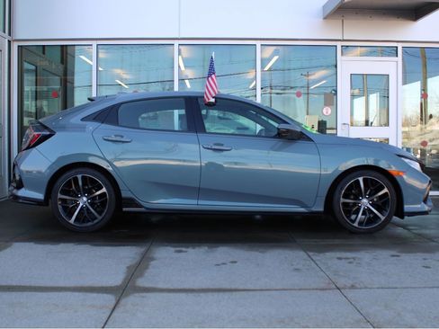 Used 2020 Honda Civic Sport Touring image 4