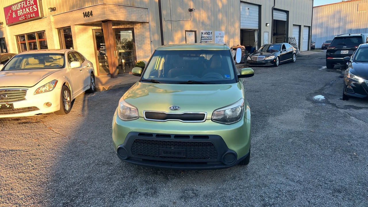 Used 2015 Kia Soul FWD image 2