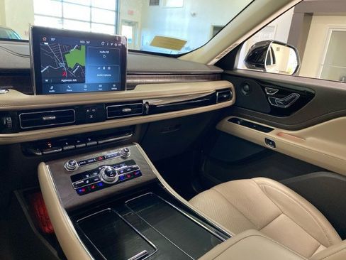 Certified 2023 Lincoln Aviator Reserve w/ Equipment Group 201A image 13