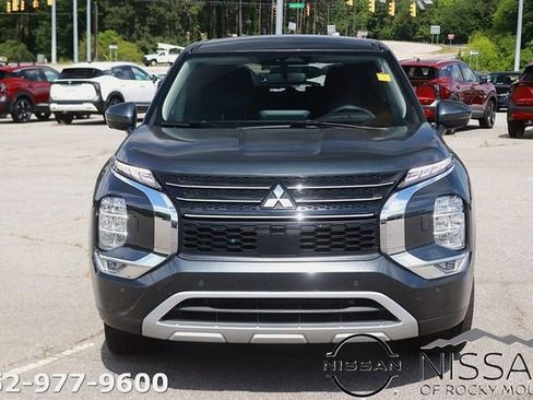 Used 2024 Mitsubishi Outlander SE AWD/4WD image 2
