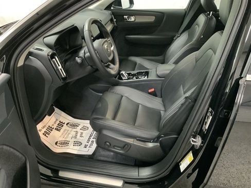 Used 2024 Volvo XC40 B5 Plus AWD/4WD image 16