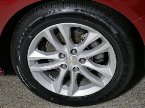 Used 2017 Chevrolet Malibu Hybrid w/ Leather Package image 15