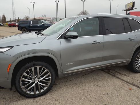New 2026 Buick Enclave Avenir w/ Super Cruise Package image 4