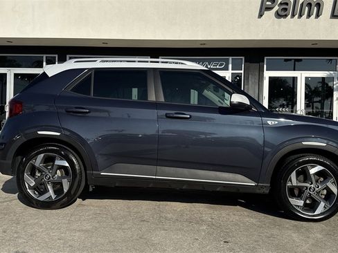 Used 2022 Hyundai Venue Limited image 24