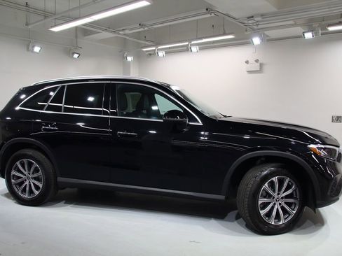 Certified 2025 Mercedes-Benz GLC 300 image 11