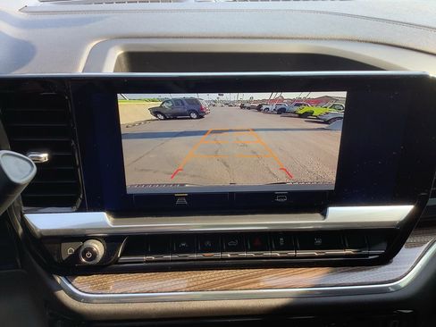 Used 2025 Chevrolet Silverado 1500 LT image 17