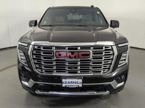 Used 2025 GMC Yukon Denali w/ Denali Reserve Package AWD/4WD image 3