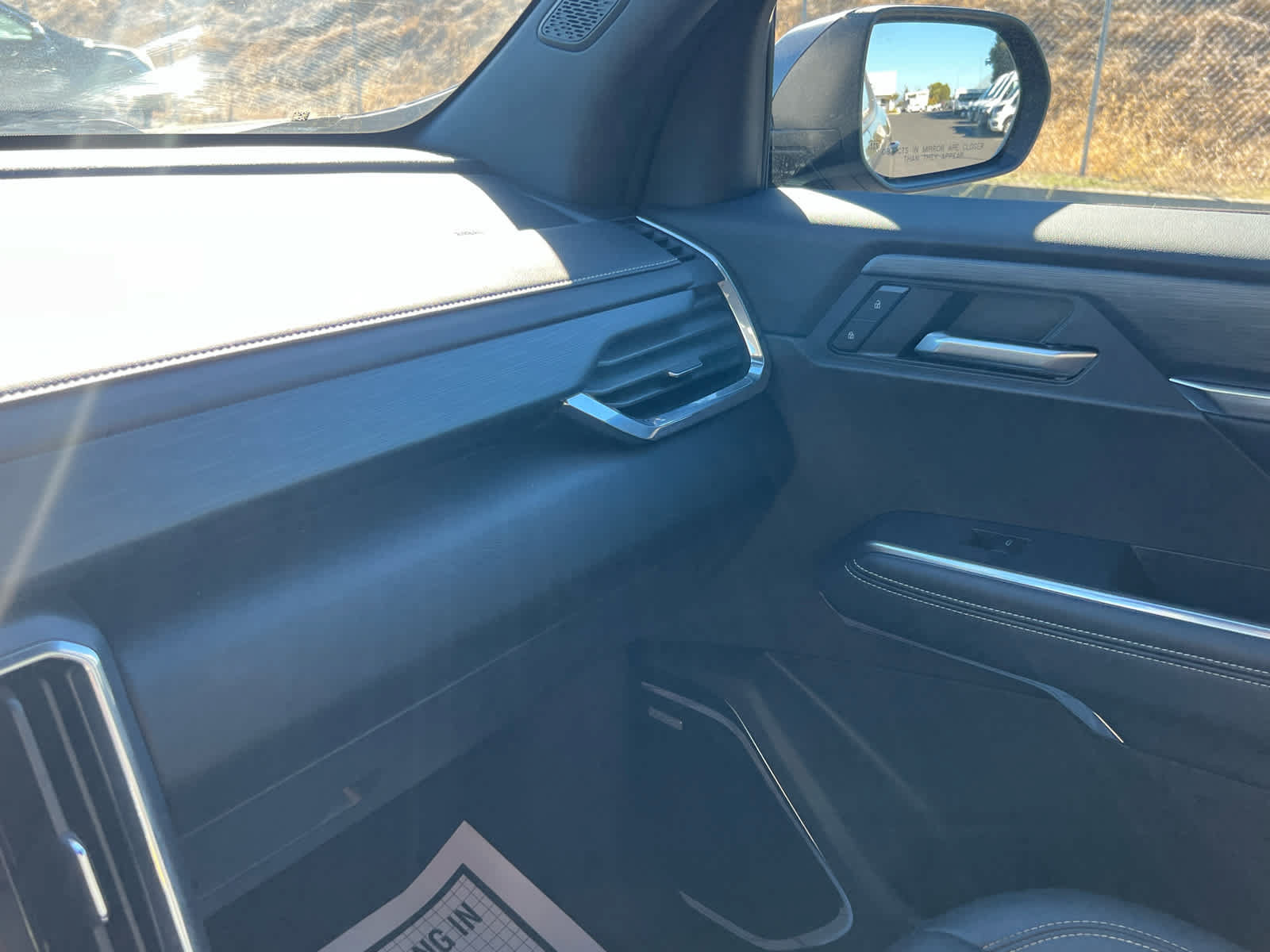 Used 2026 GMC Acadia Elevation w/ Elevation Premium Package FWD image 24