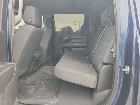 Used 2022 Chevrolet Silverado 2500 Custom w/ Custom Value Package AWD/4WD image 9