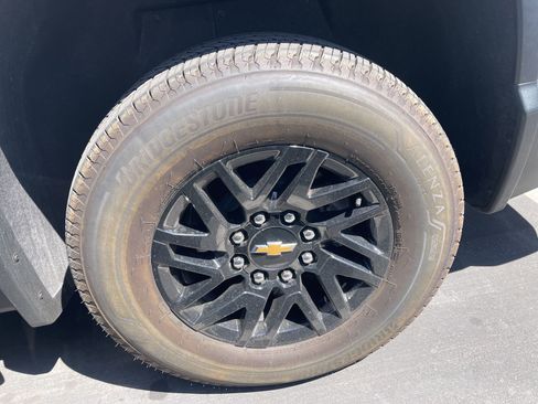 Used 2024 Chevrolet Silverado EV W/T image 3