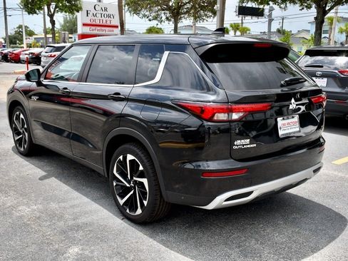 Used 2023 Mitsubishi Outlander LE image 4