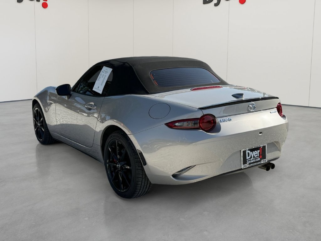 Certified 2022 MAZDA MX-5 Miata Club RWD image 3
