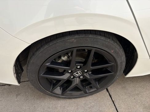 Used 2023 Honda Civic Sport image 5