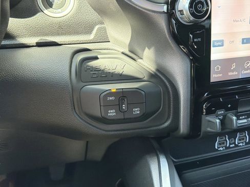 New 2025 RAM 2500 Big Horn AWD/4WD image 19
