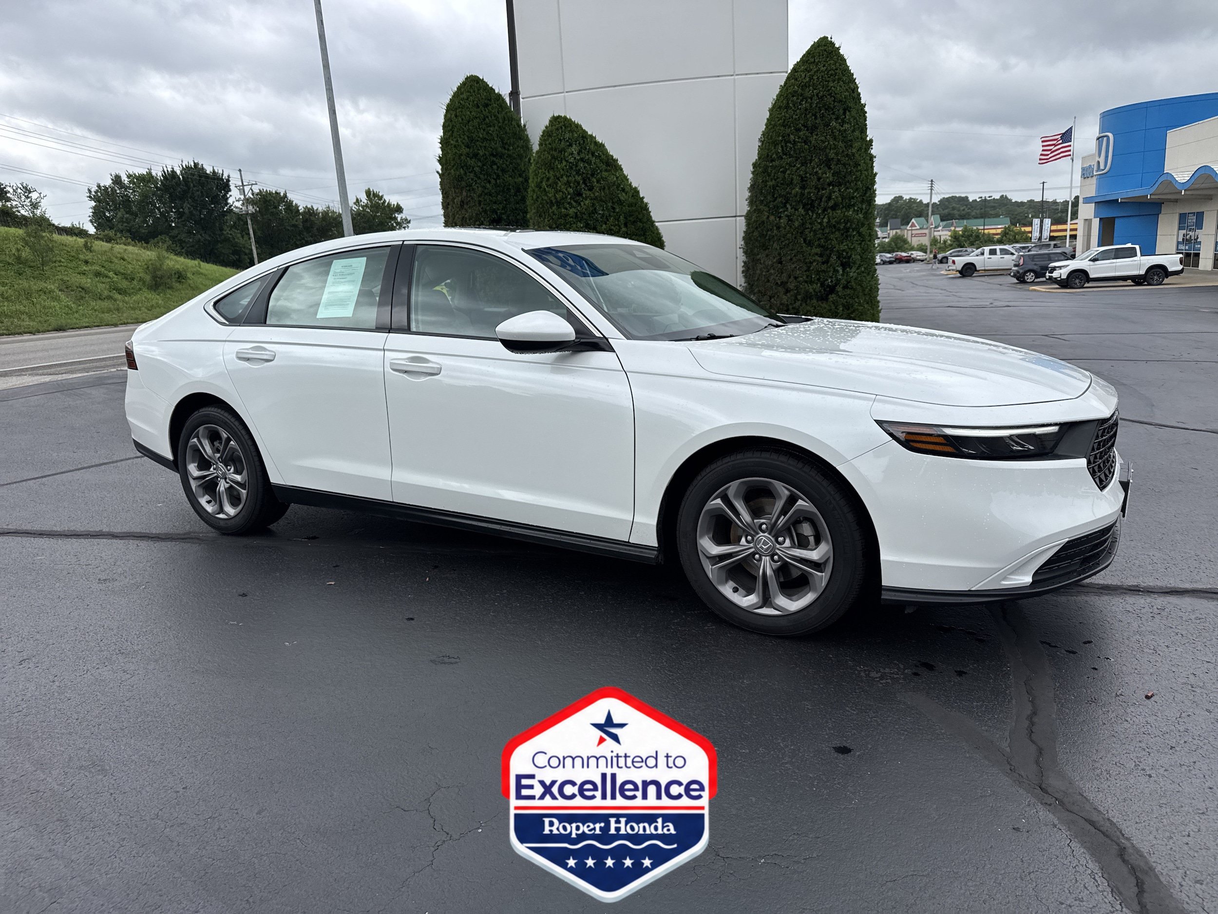 Used 2024 Honda Accord EX image 1