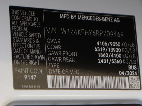 Used 2024 Mercedes-Benz Sprinter 2500 image 42
