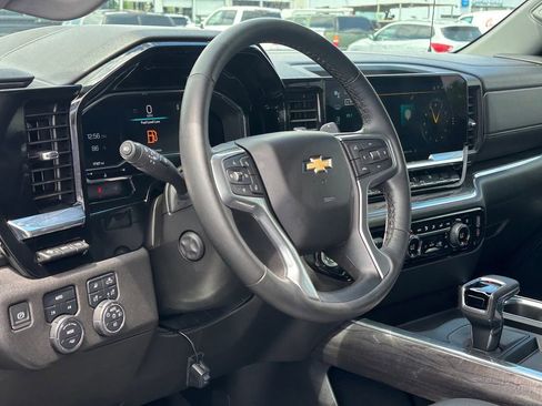Used 2024 Chevrolet Silverado 1500 LTZ w/ Technology Package image 8