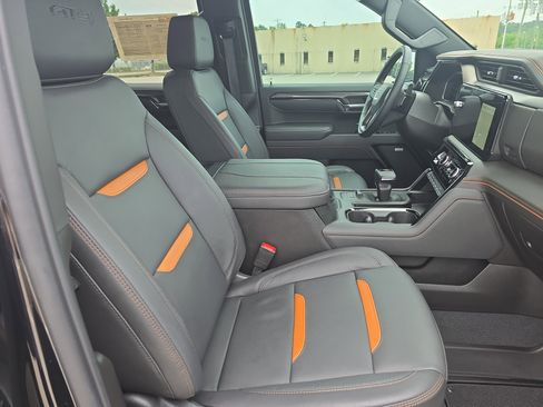 Used 2026 GMC Sierra 1500 AT4 w/ AT4 Premium Package AWD/4WD image 10