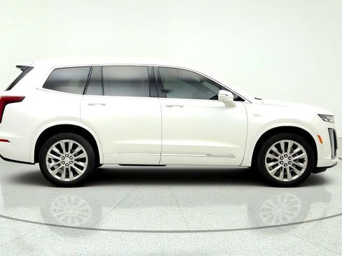 Used 2021 Cadillac XT6 Premium Luxury FWD image 4