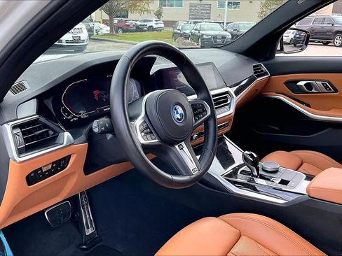 Used 2022 BMW 330e w/ M Sport Package image 14