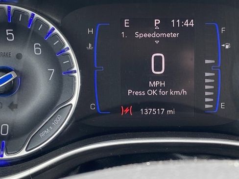 Used 2020 Chrysler Pacifica Touring w/ Cold Weather Group image 13