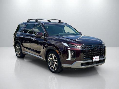 Used 2023 Hyundai Palisade SEL w/ Premium Package FWD image 3