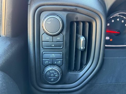 Used 2022 Chevrolet Silverado 2500 Custom w/ Custom Value Package AWD/4WD image 34